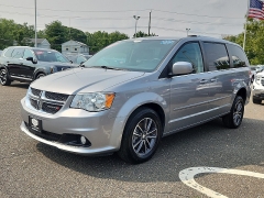 Used 2017  Dodge Grand Caravan 4d Wagon SXT at Joshua Motor Company near Pennsauken&comma; NJ