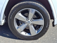 Used 2015  Jeep Grand Cherokee 4d SUV 4WD Overland at Joshua Motor Company near Pennsauken, NJ