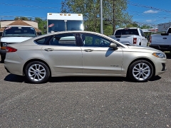 Used 2019  Ford Fusion Hybrid 4d Sedan FWD SE at Joshua Motor Company near Pennsauken&comma; NJ