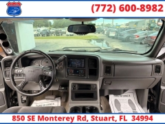 Used 2006  GMC Sierra 2500HD Crew Cab 153" WB 4WD SLE1 at Victory Auto Store near Stuart&comma; FL