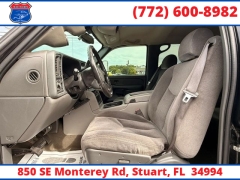 Used 2006  GMC Sierra 2500HD Crew Cab 153" WB 4WD SLE1 at Victory Auto Store near Stuart&comma; FL