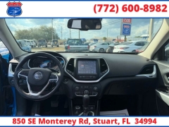 Used 2018  Jeep Cherokee 4d SUV 4WD Trailhawk V6 at Victory Auto Store near Stuart&comma; FL