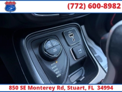 Used 2019  Jeep Compass 4d SUV 4WD Trailhawk at Victory Auto Store near Stuart&comma; FL