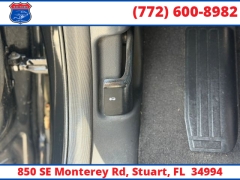 Used 2019  Land Rover Discovery 4d SUV SE at Victory Auto Store near Stuart&comma; FL