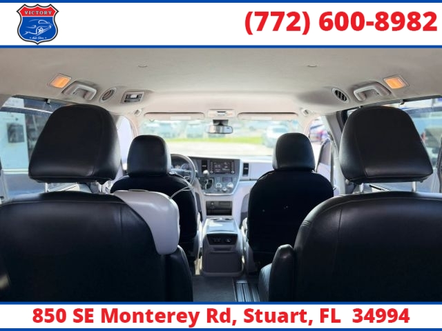 2019 Toyota Sienna LE - Photo 12