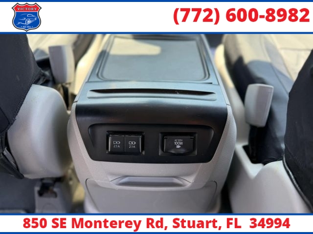 2019 Toyota Sienna LE - Photo 19