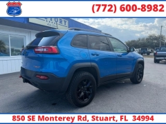 Used 2018  Jeep Cherokee 4d SUV 4WD Trailhawk V6 at Victory Auto Store near Stuart&comma; FL