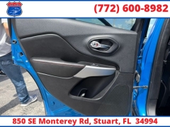 Used 2018  Jeep Cherokee Trailhawk 4x4 at Victory Auto Store near Stuart&comma; FL