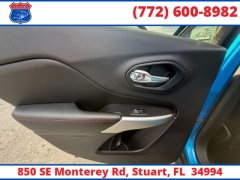 Used 2018  Jeep Cherokee 4d SUV 4WD Trailhawk V6 at Victory Auto Store near Stuart&comma; FL