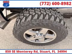 Used 2006  GMC Sierra 2500HD Crew Cab 153" WB 4WD SLE1 at Victory Auto Store near Stuart&comma; FL