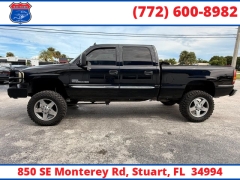 Used 2006  GMC Sierra 2500HD Crew Cab 153" WB 4WD SLE1 at Victory Auto Store near Stuart&comma; FL