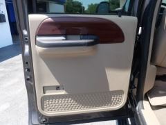 Used 2005 Ford Super Duty F-250 Crew Cab 4WD at Victory Auto Store near Stuart, FL