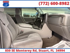 Used 2006  GMC Sierra 2500HD Crew Cab 153" WB 4WD SLE1 at Victory Auto Store near Stuart&comma; FL