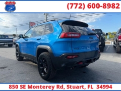Used 2018  Jeep Cherokee 4d SUV 4WD Trailhawk V6 at Victory Auto Store near Stuart&comma; FL
