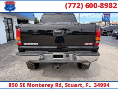 Used 2006  GMC Sierra 2500HD Crew Cab 153" WB 4WD SLE1 at Victory Auto Store near Stuart&comma; FL