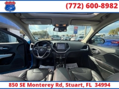 Used 2018  Jeep Cherokee 4d SUV 4WD Trailhawk V6 at Victory Auto Store near Stuart&comma; FL