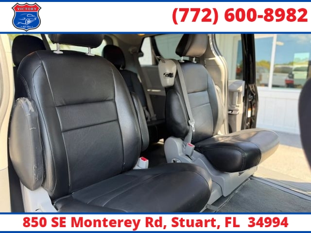 2019 Toyota Sienna LE - Photo 6