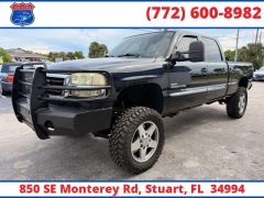 Used 2006  GMC Sierra 2500HD Crew Cab 153" WB 4WD SLE1 at Victory Auto Store near Stuart&comma; FL