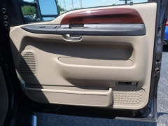 Used 2005 Ford Super Duty F-250 Crew Cab 4WD at Victory Auto Store near Stuart, FL