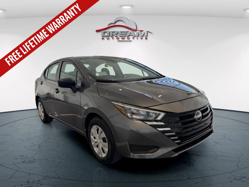 2025 Nissan Versa S's photo