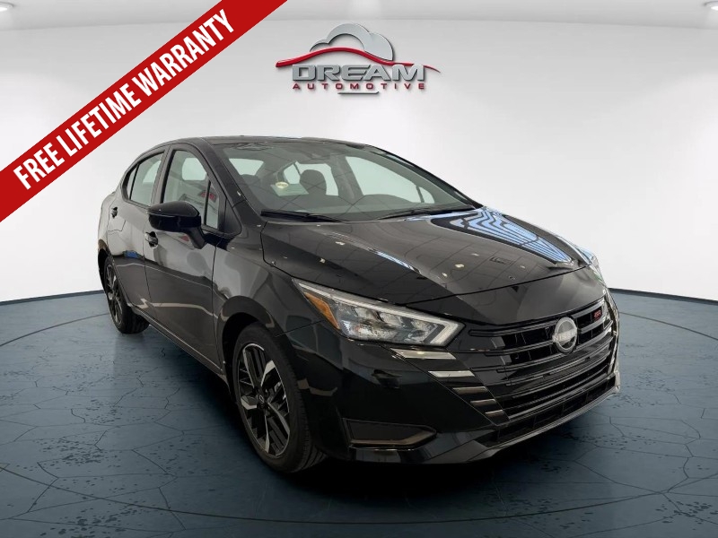 2025 Nissan Versa Sedan SR's photo