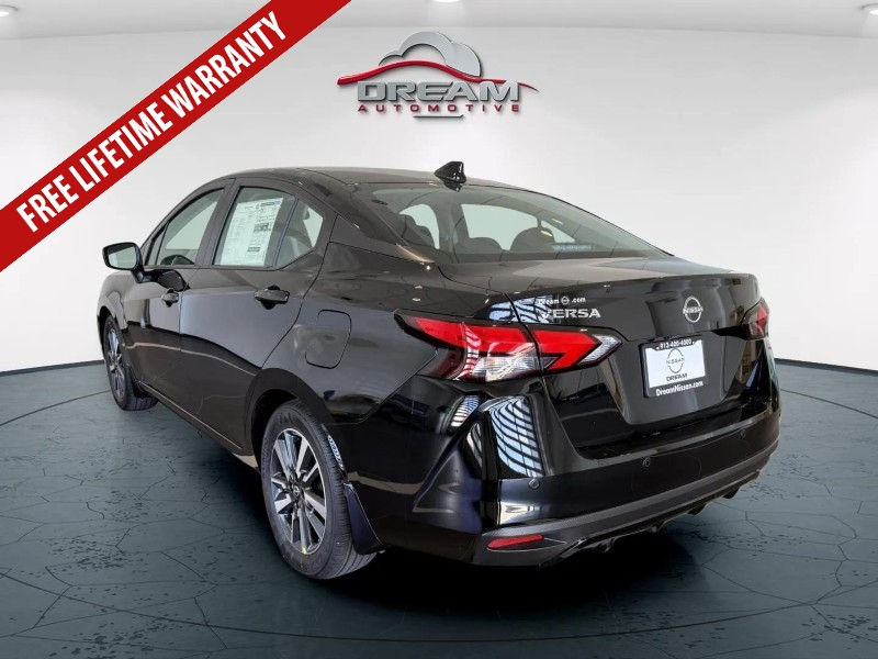 2025 Nissan Versa SV photo 4