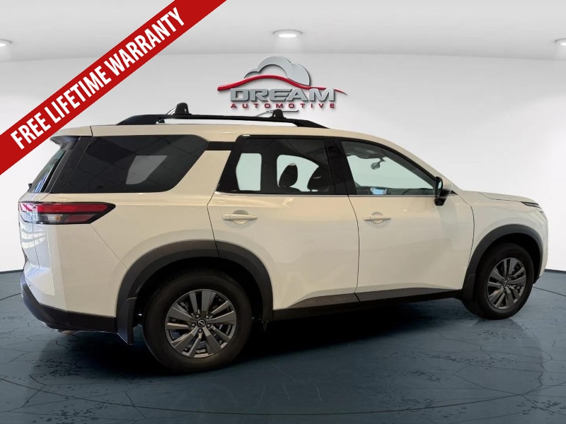 2022 Nissan Pathfinder SV photo 4