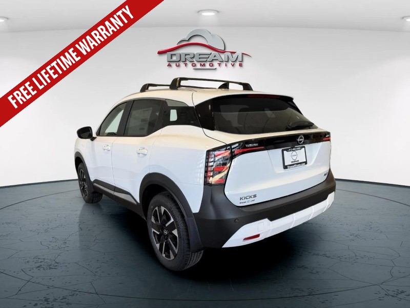 2026 Nissan Kicks SV photo 3