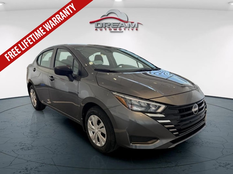 2025 Nissan Versa S's photo