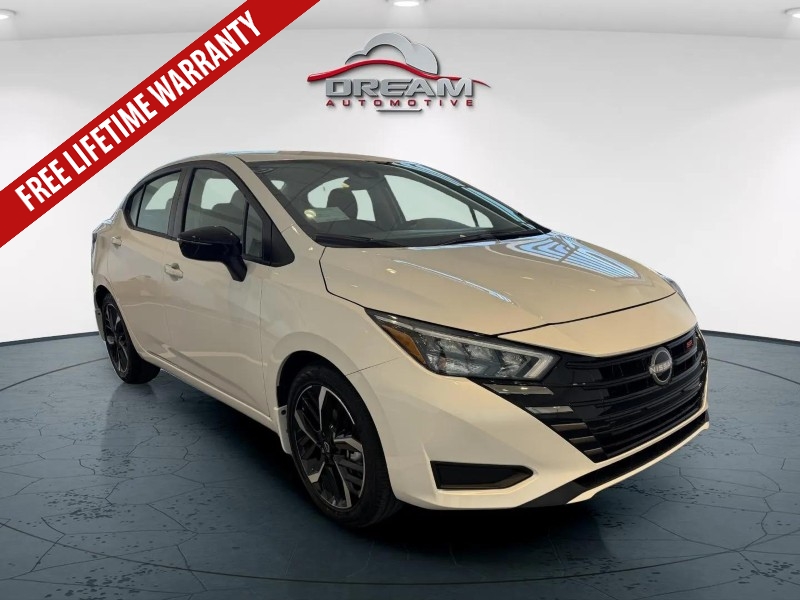 2025 Nissan Versa Sedan SR's photo