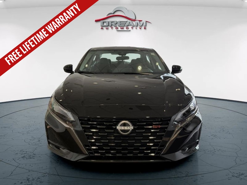 2025 Nissan Altima SR photo 2