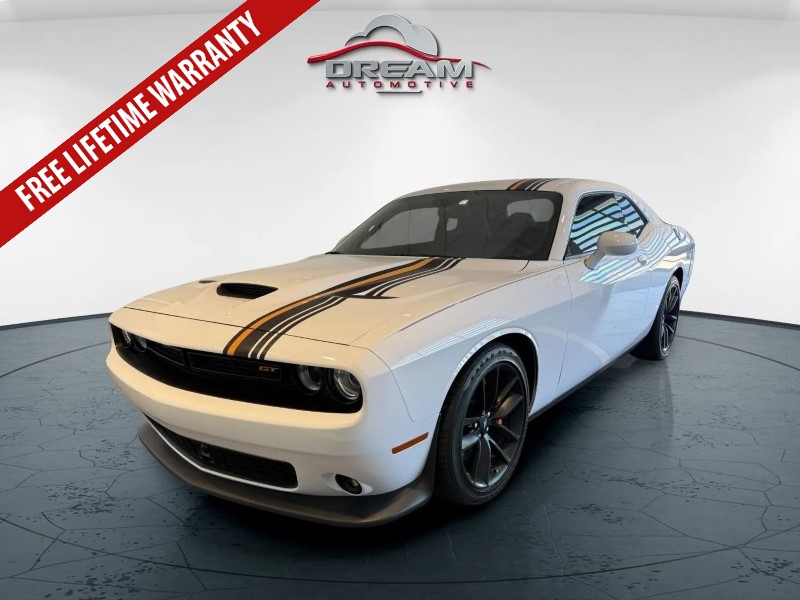 2023 Dodge Challenger GT photo 3