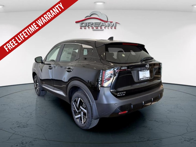 2026 Nissan Kicks SV photo 2