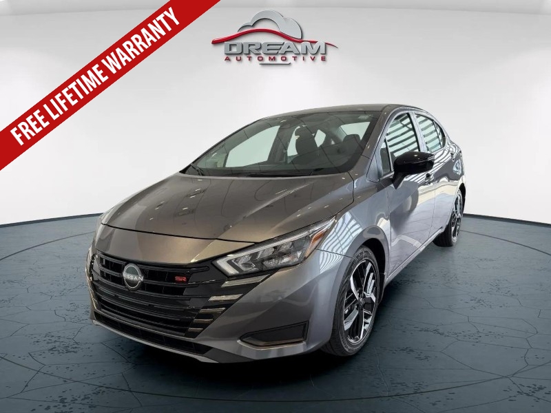 2025 Nissan Versa SR photo 3