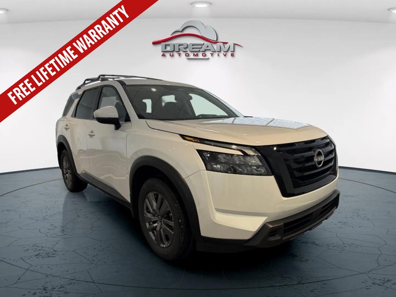 2025 Nissan Pathfinder SV's photo