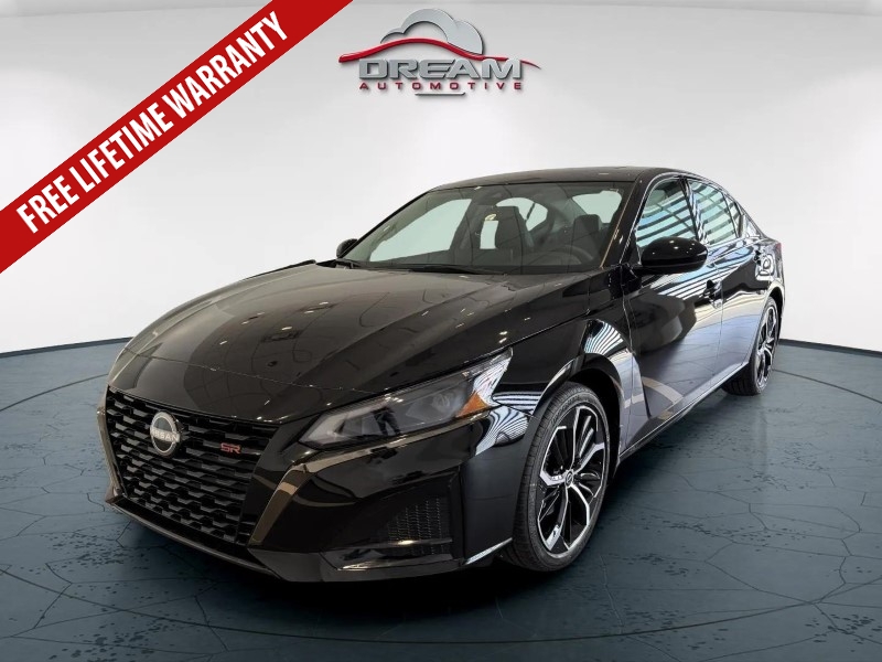 2025 Nissan Altima SR photo 3