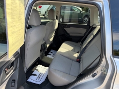 Used 2016  Subaru Forester 4d SUV i Premium CVT at Headlight Motor Group near Lewiston&comma; ME