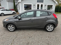 Used 2015  Ford Fiesta 4d Hatchback SE at Headlight Motor Group near Lewiston, ME