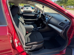 Used 2017  Subaru Outback 4d SUV 2&period;5i Premium at Headlight Motor Group near Lewiston&comma; ME