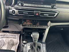 Used 2021  Kia Seltos 4d SUV AWD SX Turbo at Headlight Motor Group near Lewiston&comma; ME