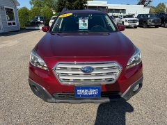 Used 2017  Subaru Outback 4d SUV 2&period;5i Premium at Headlight Motor Group near Lewiston&comma; ME