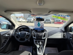 Used 2014  Ford Focus 4d Hatchback SE at Headlight Motor Group near Lewiston&comma; ME