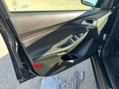 Used 2015  Ford Focus 4d Hatchback SE at Headlight Motor Group near Lewiston&comma; ME