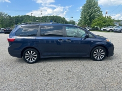Used 2018 Toyota Sienna 4d Wagon XLE AWD at Headlight Motor Group near Lewiston, ME