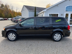 Used 2019  Dodge Grand Caravan 4d Wagon SE at Headlight Motor Group near Lewiston&comma; ME