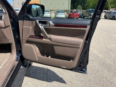 Used 2017  Lexus GX GX 460 4WD at Headlight Motor Group near Lewiston&comma; ME