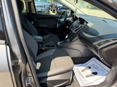 Used 2013  Ford Focus 4d Hatchback SE at Headlight Motor Group near Lewiston&comma; ME