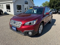 Used 2017  Subaru Outback 4d SUV 2&period;5i Premium at Headlight Motor Group near Lewiston&comma; ME
