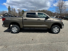 Used 2013  Toyota Tundra 4WD CrewMax 5&period;7L at Headlight Motor Group near Lewiston&comma; ME
