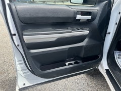 Used 2014  Toyota Tundra 4WD CrewMax SR5 5&period;7L at Headlight Motor Group near Lewiston&comma; ME